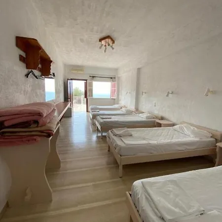 Sea View Hostel *